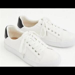 TORRID Sz 9 White & Black Faux Leather Fashion Sneaker